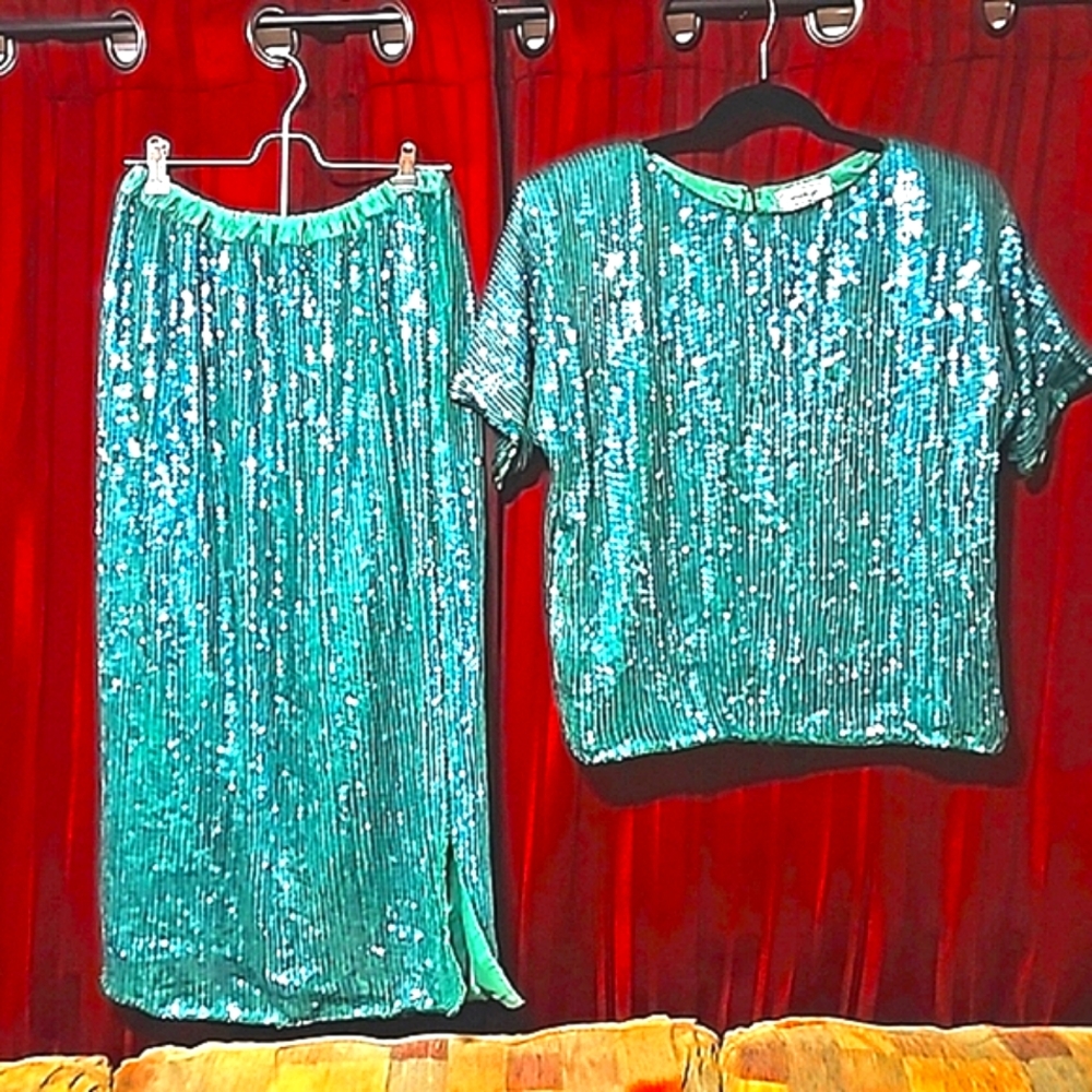 Vtg super sleezy sequined 2 piece silk top and skirt set.